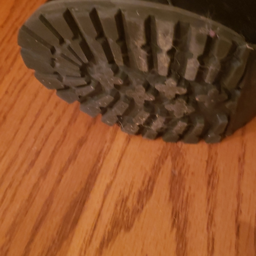 Boots - Picture 3 of 4